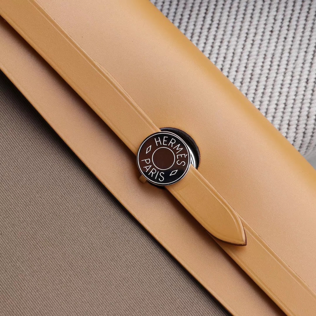 HERMES 夏季必备百搭款 Herbag 31cm 帆布系列 特别轻便 休闲款式