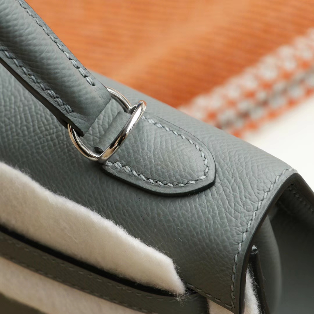 HERMES 新色C63杏仁绿 银扣 Kelly25CM 原厂Epsom皮 凯丽凯莉包 纯手缝蜡线缝制工艺