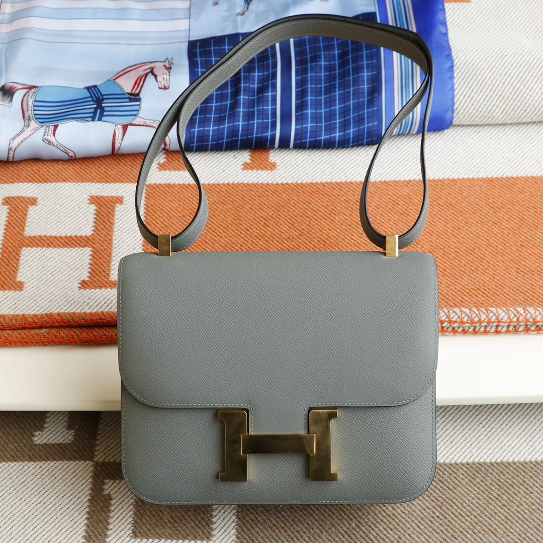 HERMES 爱马仕 新色C63杏仁绿 金扣 Constance24CM 空姐包 原厂Epsom皮 纯手工手缝