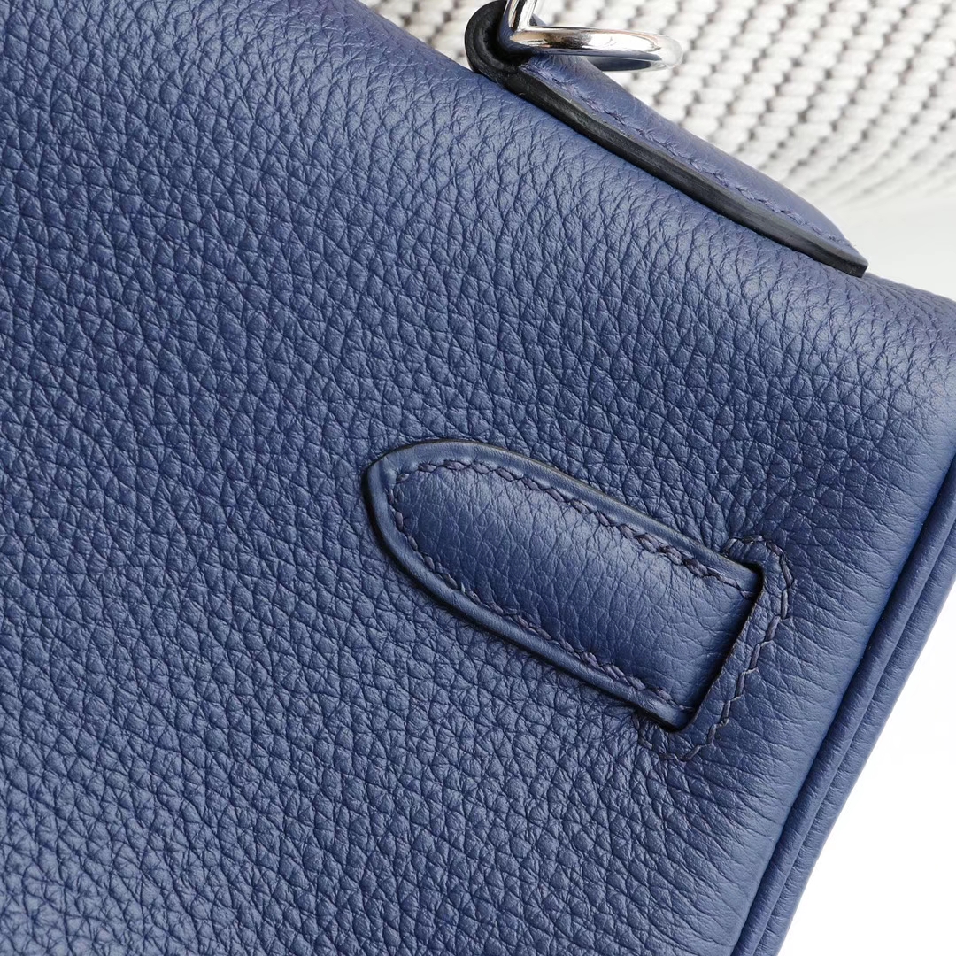 HERMES 现货、CK73宝石蓝 Kelly32CM Togo皮 银扣