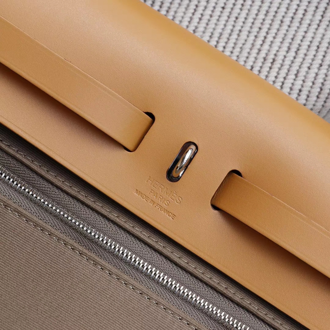 HERMES 夏季必备百搭款 Herbag 31cm 帆布系列 特别轻便 休闲款式