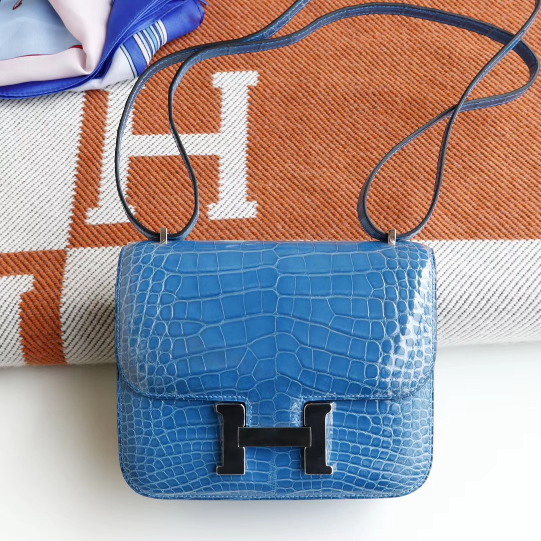 HERMES 现货 i7琉璃蓝 Constance19CM 亮面鳄鱼 银扣 空姐包 品相很好 收藏级