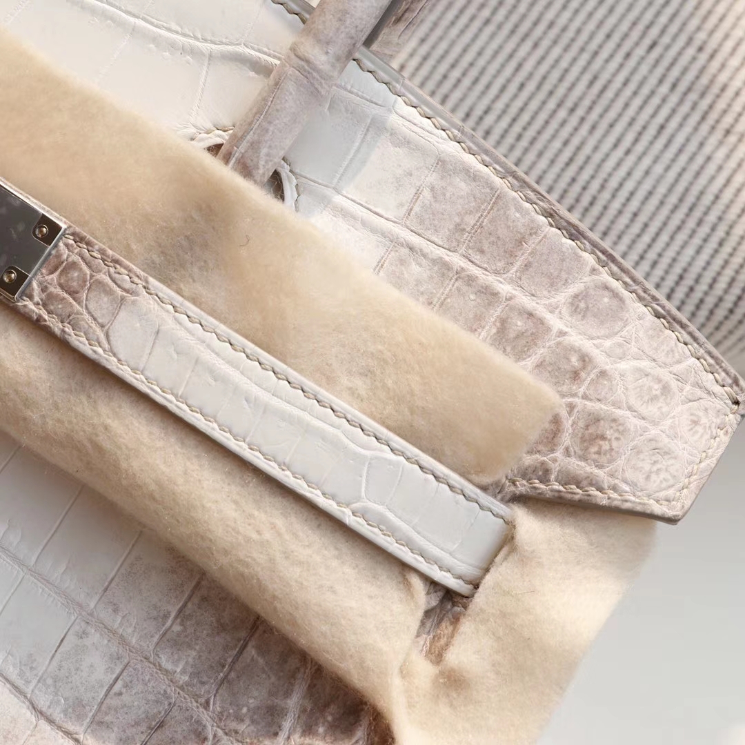 HERMES 喜马拉雅鳄鱼白 Birkin30CM 铂金包 永垂不朽的经典颜色 看着就高贵！纯手缝蜡线！
