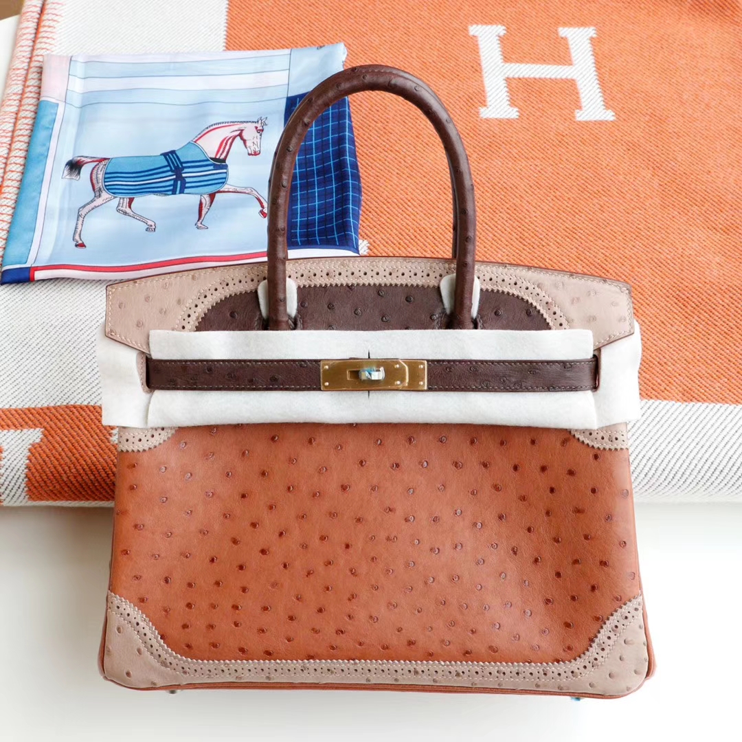 爱马仕 百搭拼色蕾丝款 金棕拼深咖啡拼羊毛白 Birkin30CM 进口南非鸵鸟皮 金扣；纯手缝蜡线缝制 铂金包