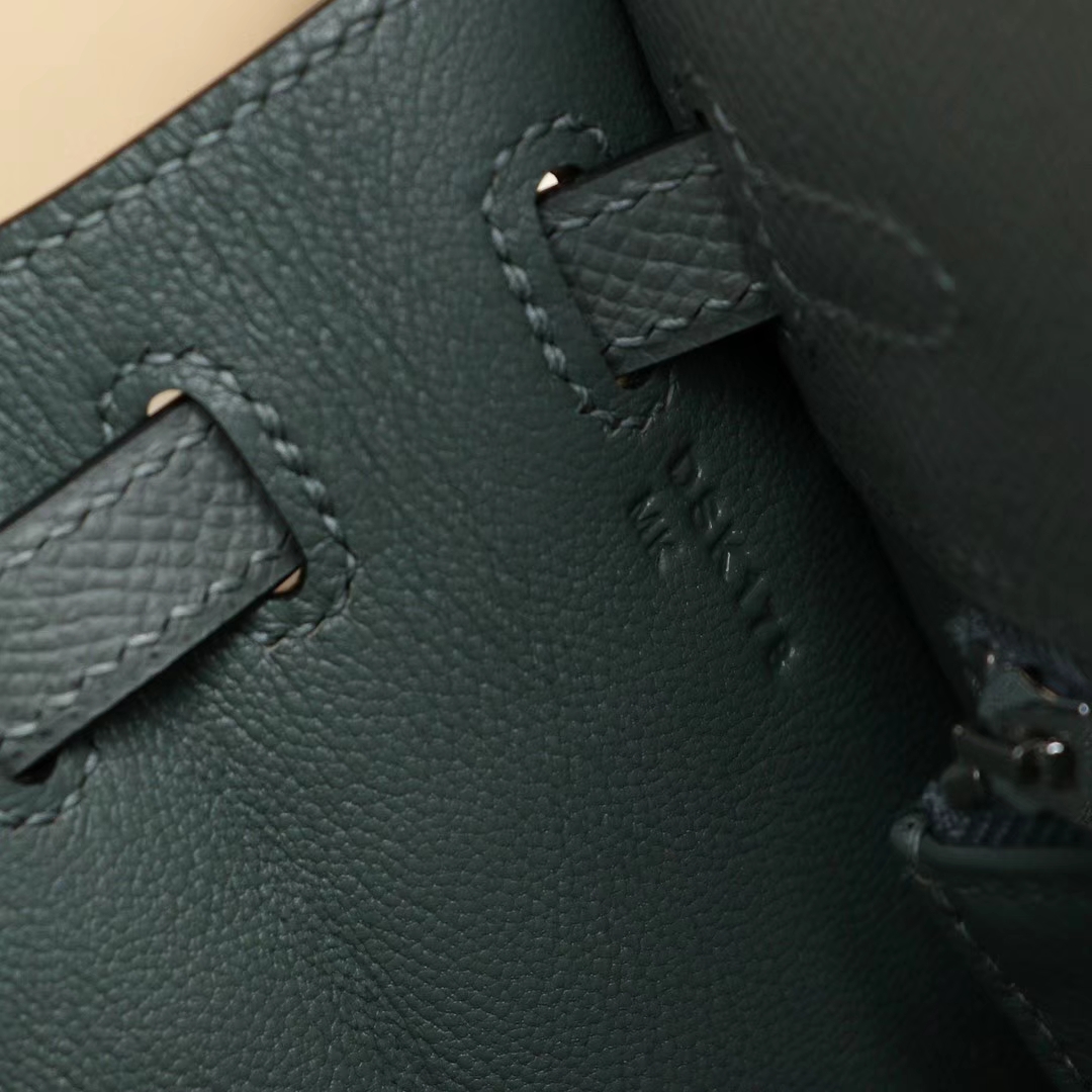 HERMES 新色C63杏仁绿 银扣 Kelly25CM 原厂Epsom皮 凯丽凯莉包 纯手缝蜡线缝制工艺