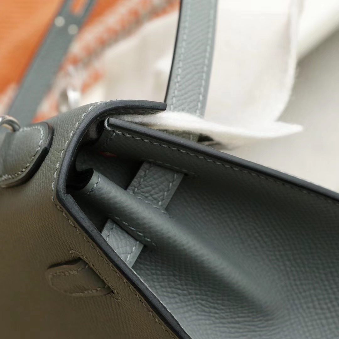 HERMES 新色C63杏仁绿 银扣 Kelly25CM 原厂Epsom皮 凯丽凯莉包 纯手缝蜡线缝制工艺