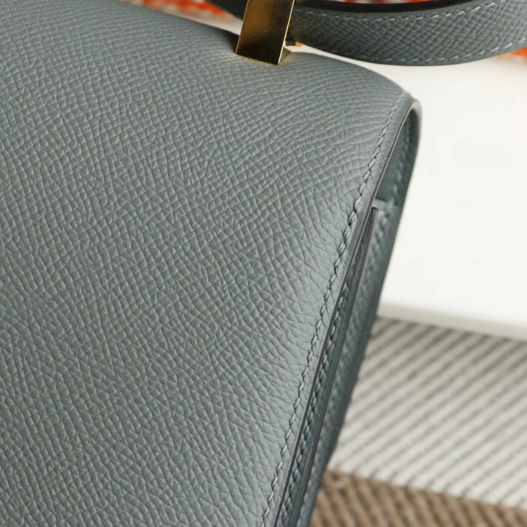 HERMES 爱马仕 新色C63杏仁绿 金扣 Constance24CM 空姐包 原厂Epsom皮 纯手工手缝