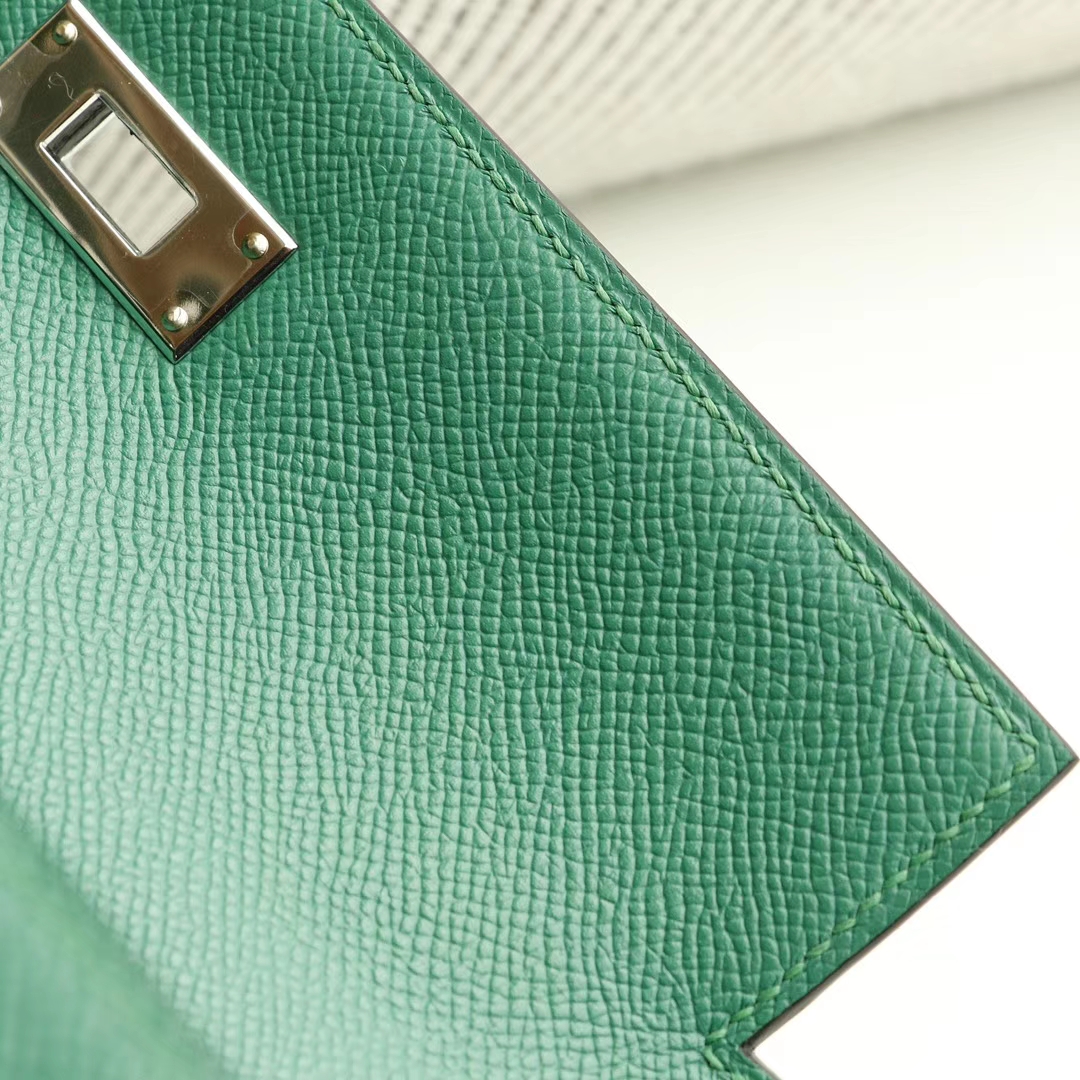 HERMES 现货、1K竹子绿 Kelly28CM Epsom皮 银扣