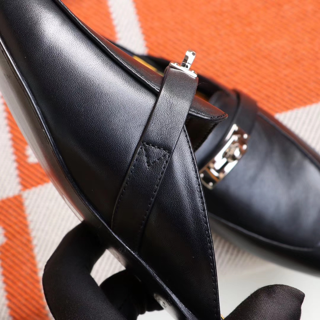 HERMES kelly扣拖鞋 黑色 银扣 39码