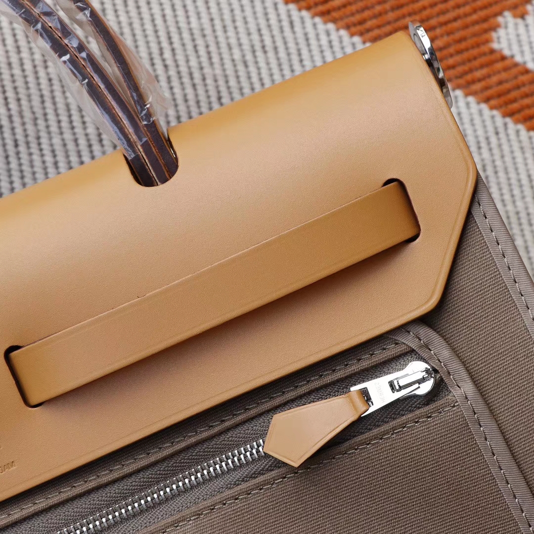 HERMES 夏季必备百搭款 Herbag 31cm 帆布系列 特别轻便 休闲款式