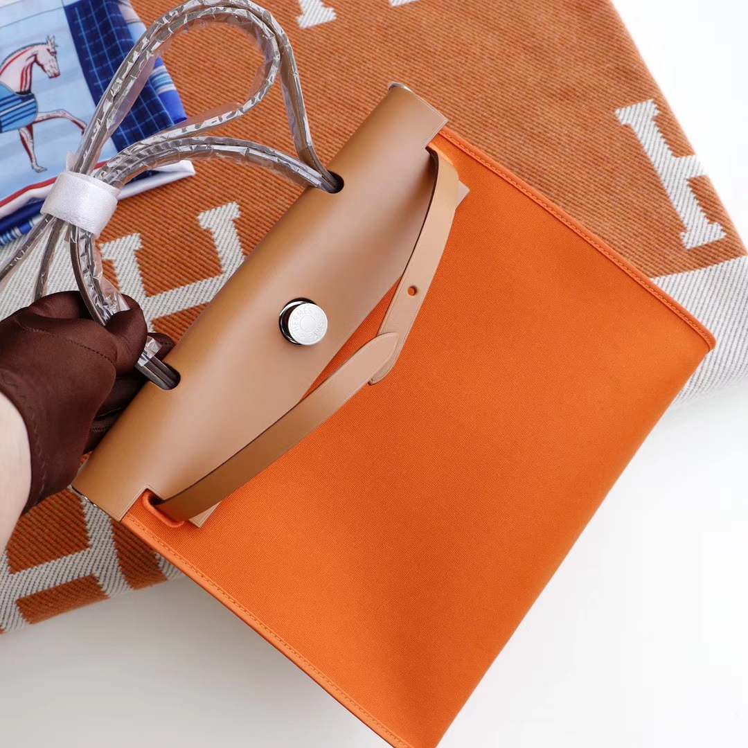 HERMES 夏季必备百搭款 Herbag 31cm 帆布系列 特别轻便 休闲款式