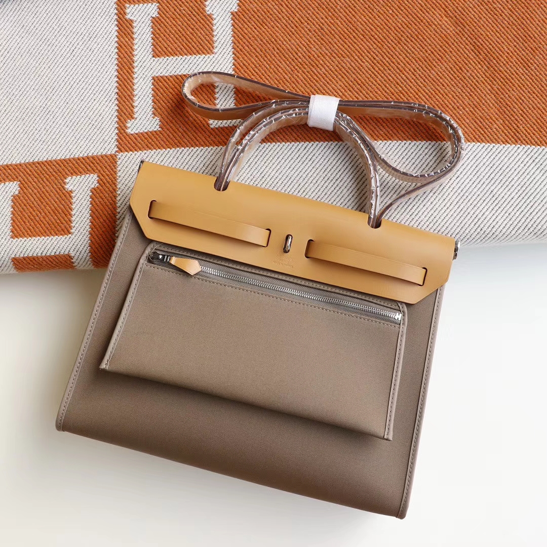 HERMES 夏季必备百搭款 Herbag 31cm 帆布系列 特别轻便 休闲款式