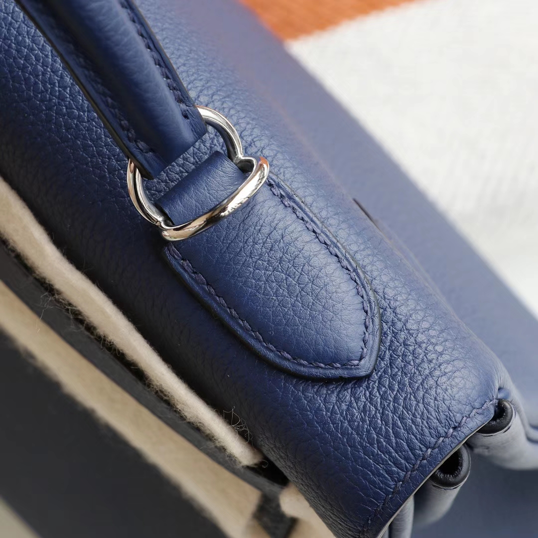 HERMES 现货、CK73宝石蓝 Kelly32CM Togo皮 银扣