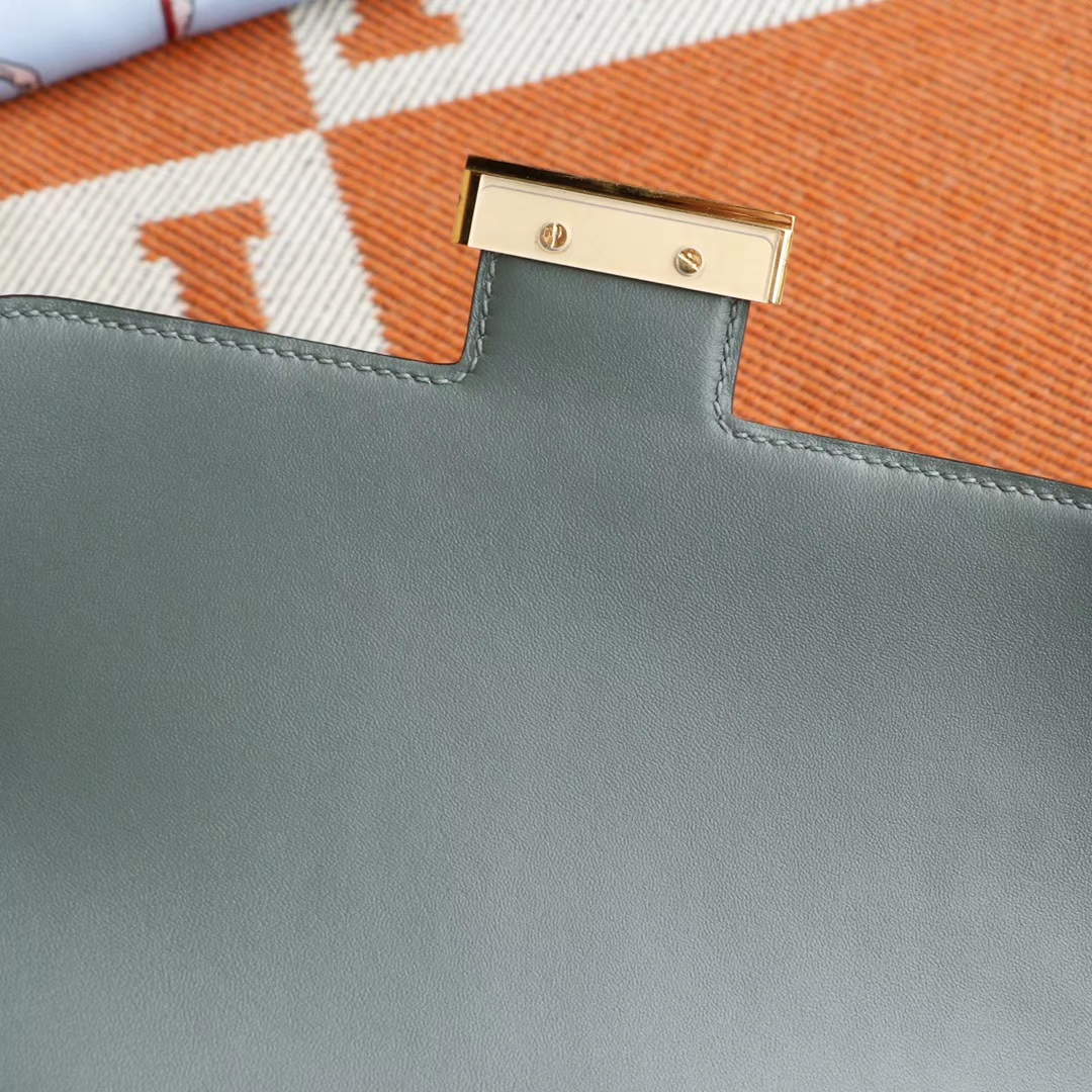 HERMES 爱马仕 新色C63杏仁绿 金扣 Constance24CM 空姐包 原厂Epsom皮 纯手工手缝