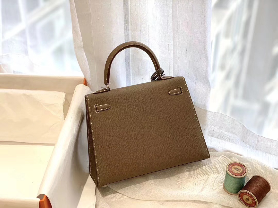 Kelly 25cm epsom皮 18大象灰 银扣 版型比birkin更有年轻的感觉 可拎可肩背
