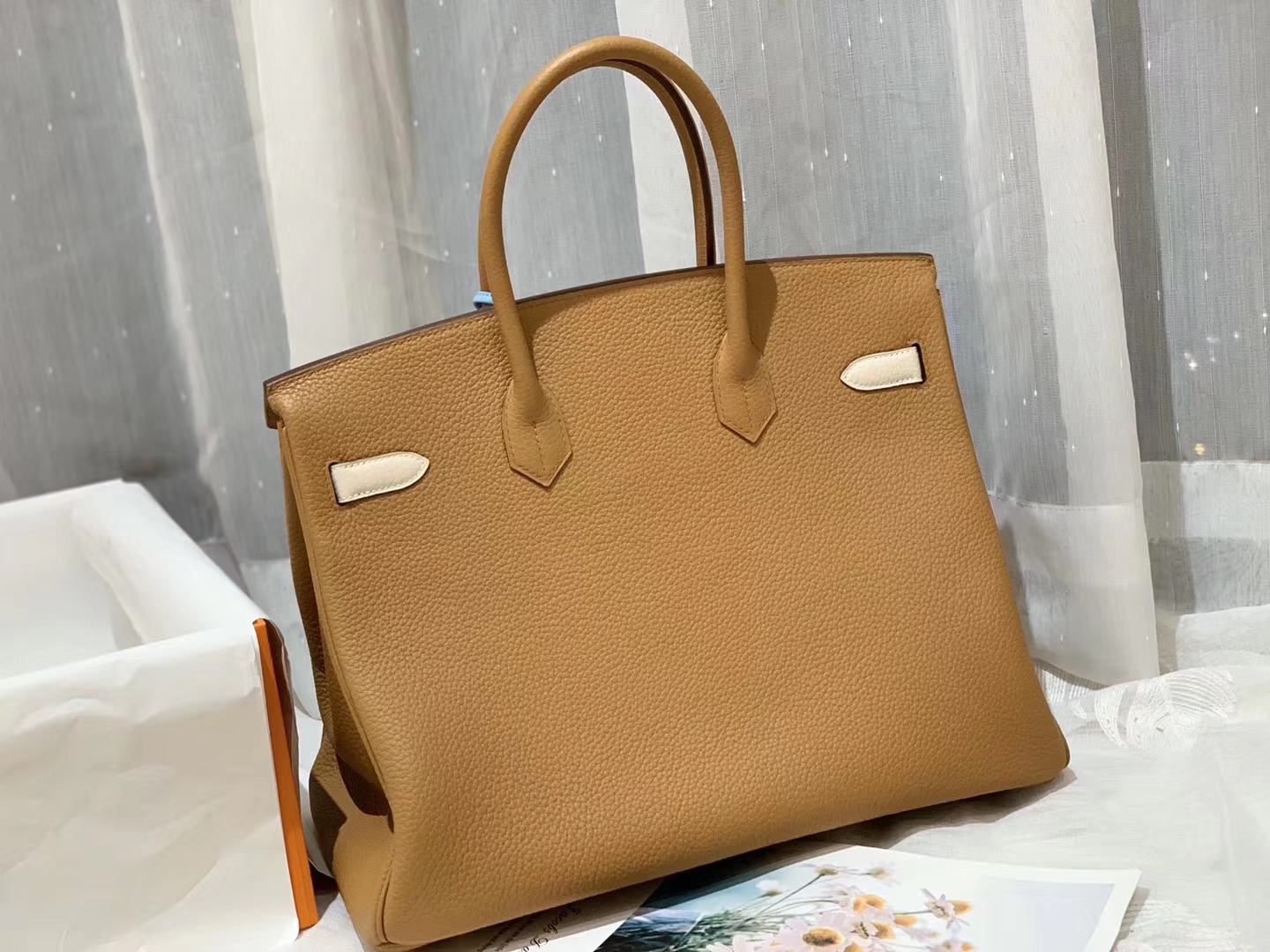 HERMES 现货  35birkin TC皮 太妃糖拼奶昔白 金扣 蜡线手缝 ～