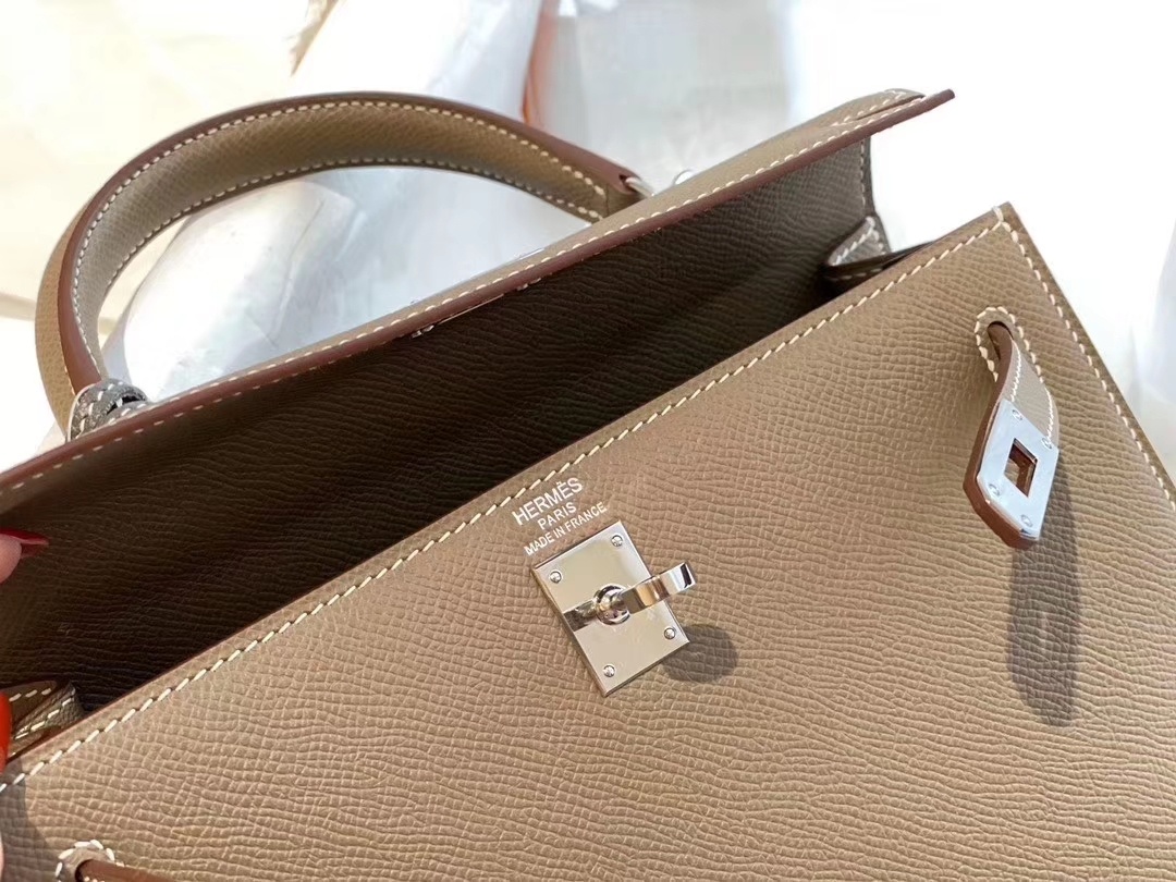 Kelly 25cm epsom皮 18大象灰 银扣 版型比birkin更有年轻的感觉 可拎可肩背