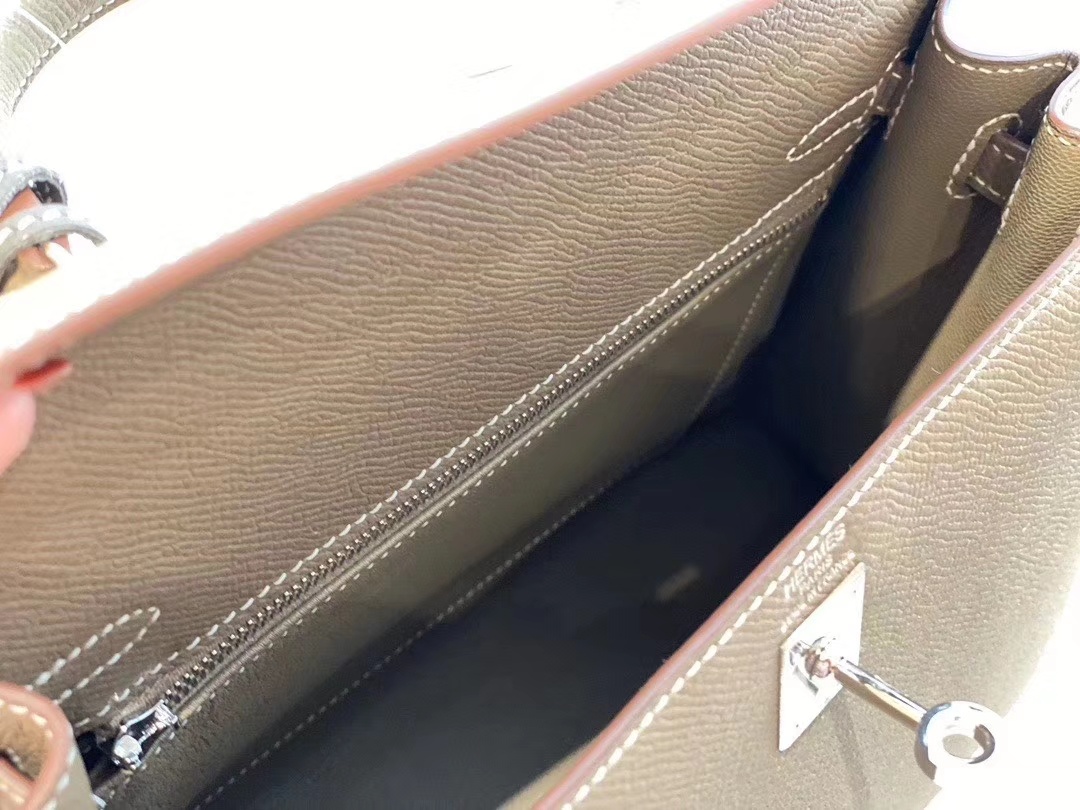 Kelly 25cm epsom皮 18大象灰 银扣 版型比birkin更有年轻的感觉 可拎可肩背