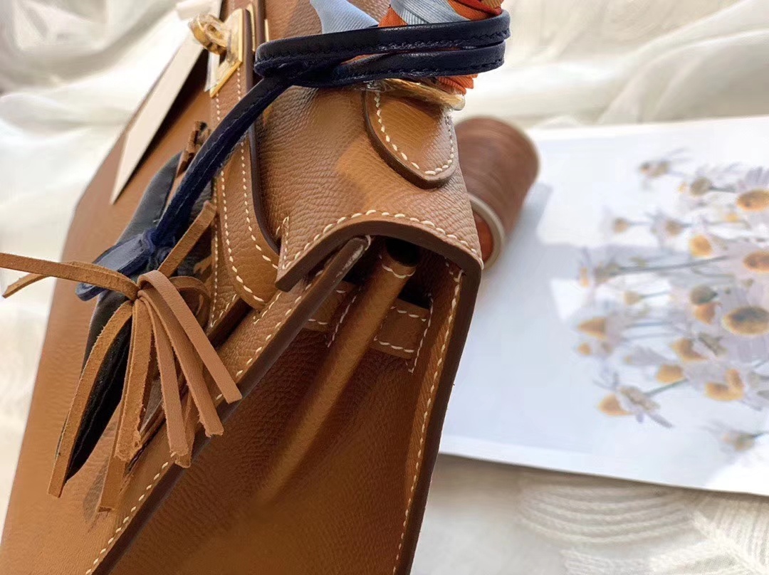 Kelly 25cm epsom皮 37金棕 金扣 版型比birkin更有年轻的感觉 可拎可肩背