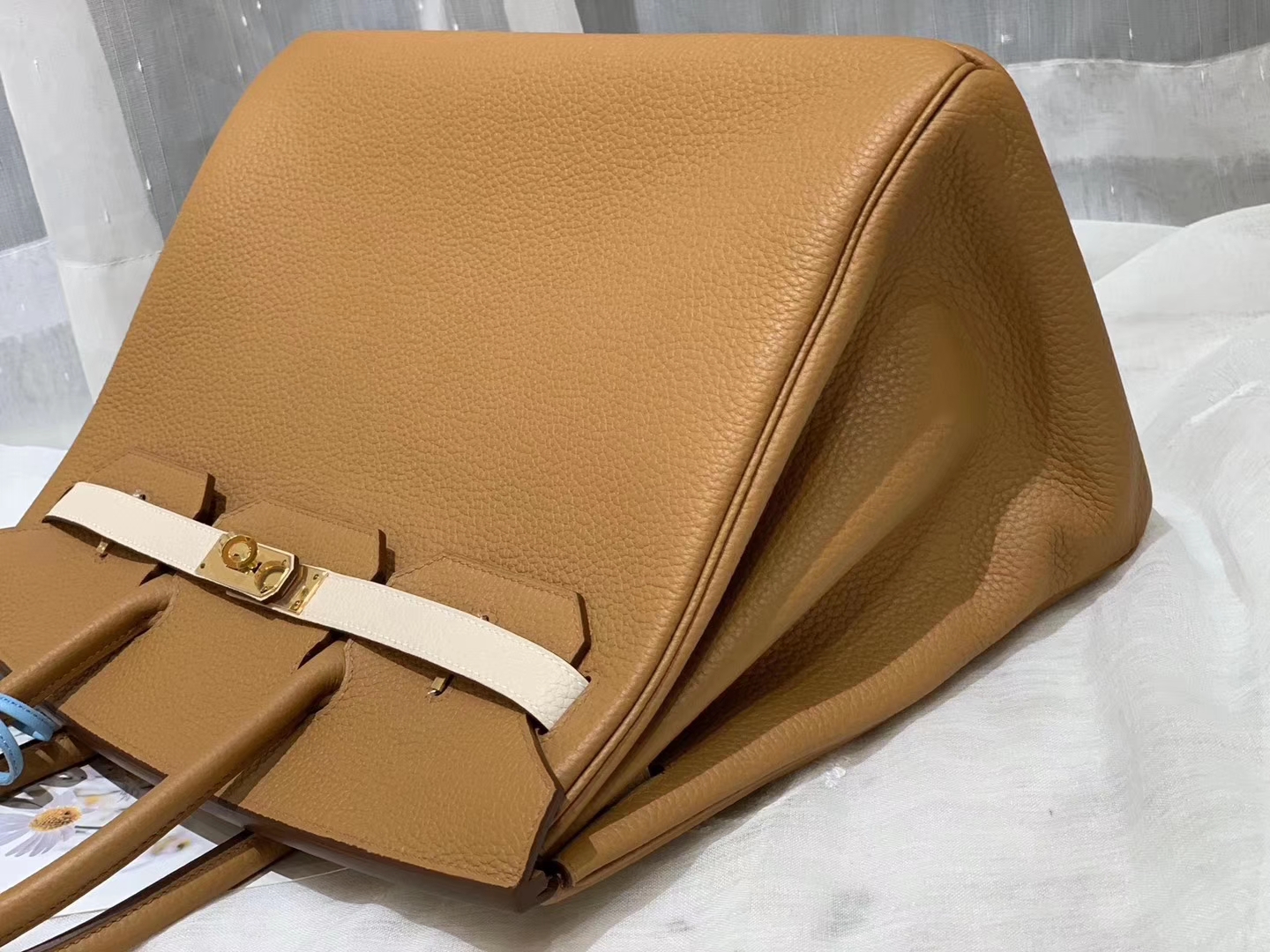 HERMES 现货  35birkin TC皮 太妃糖拼奶昔白 金扣 蜡线手缝 ～