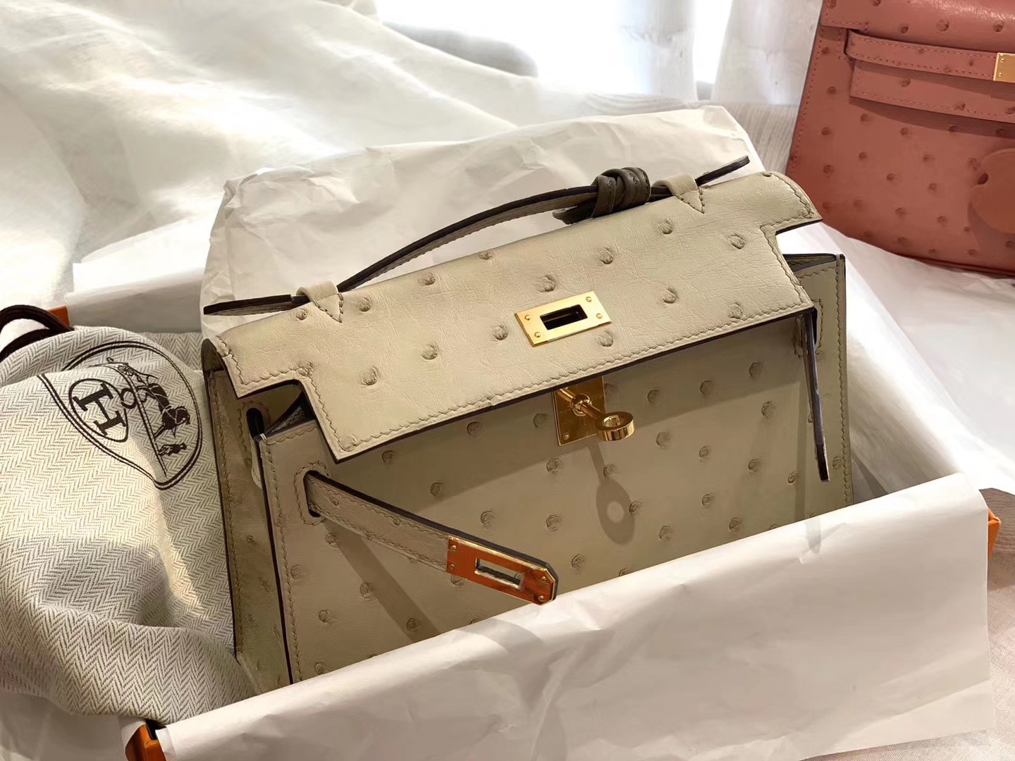 HERMES 3C羊毛白 金扣 鸵鸟皮 22 Kelly pochette一代 手包晚宴包/配上猪鼻子链可当小挎包