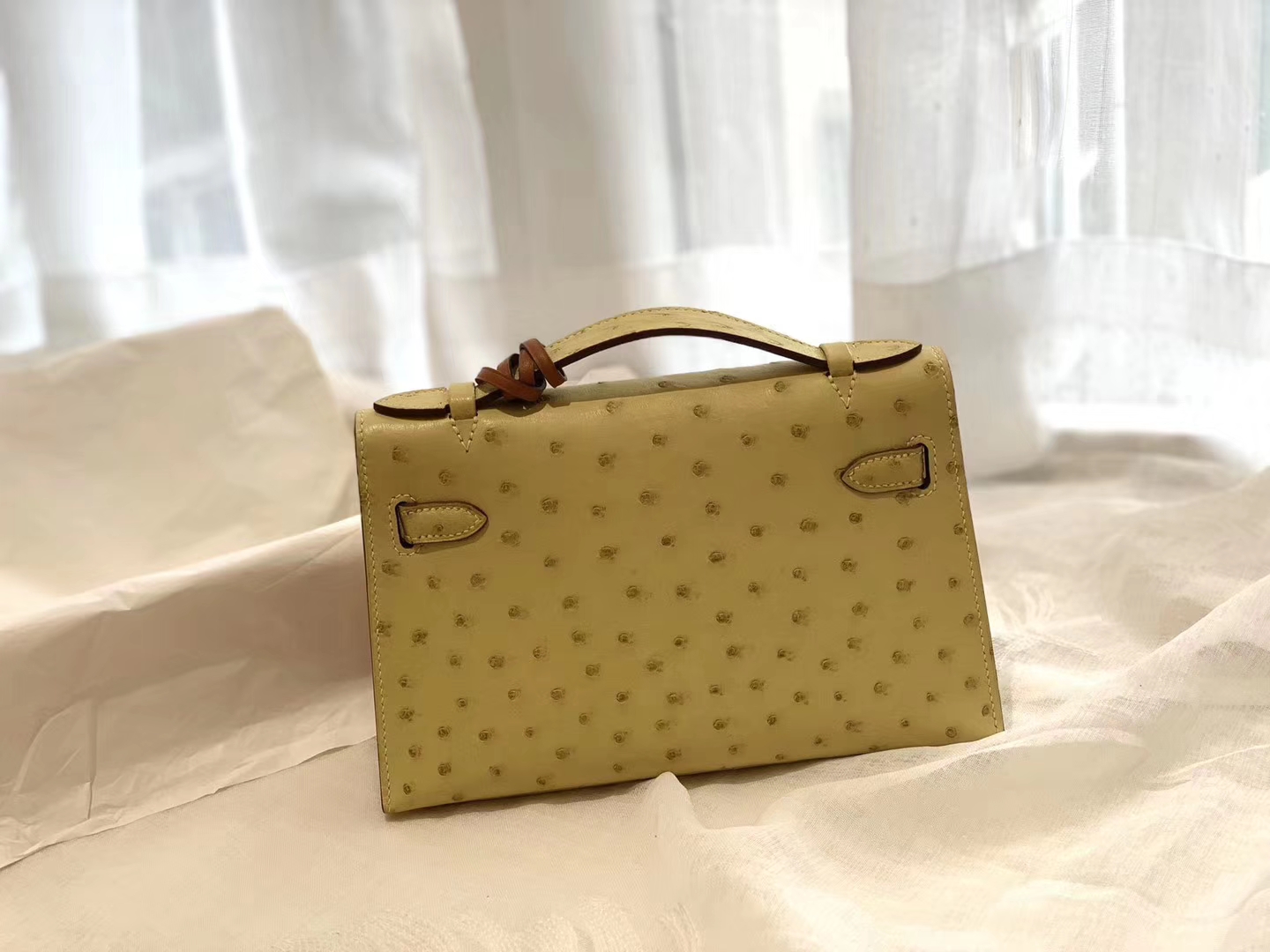 HERMES 温柔的嫩黄色 1Z小鸡黄 金扣 鸵鸟皮 22 Kelly pochette一代 手包晚宴包/配上猪鼻子链可当小挎包