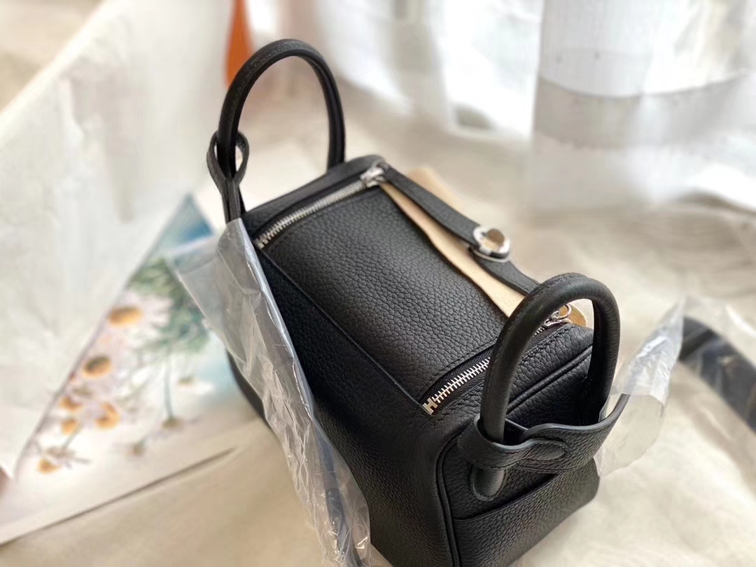爱马仕 高颜值的 mini Lindy 上身好看又百搭 正品开版 进口TC皮 ck 89黑色 银扣