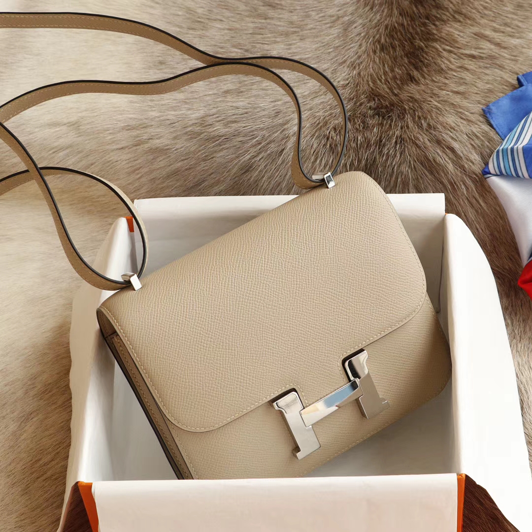 HERMES 现货 S2风衣灰 Constance19CM 空姐包 专柜原厂Epsom皮 银扣 纯手工手缝工艺制作 经典热卖百搭款