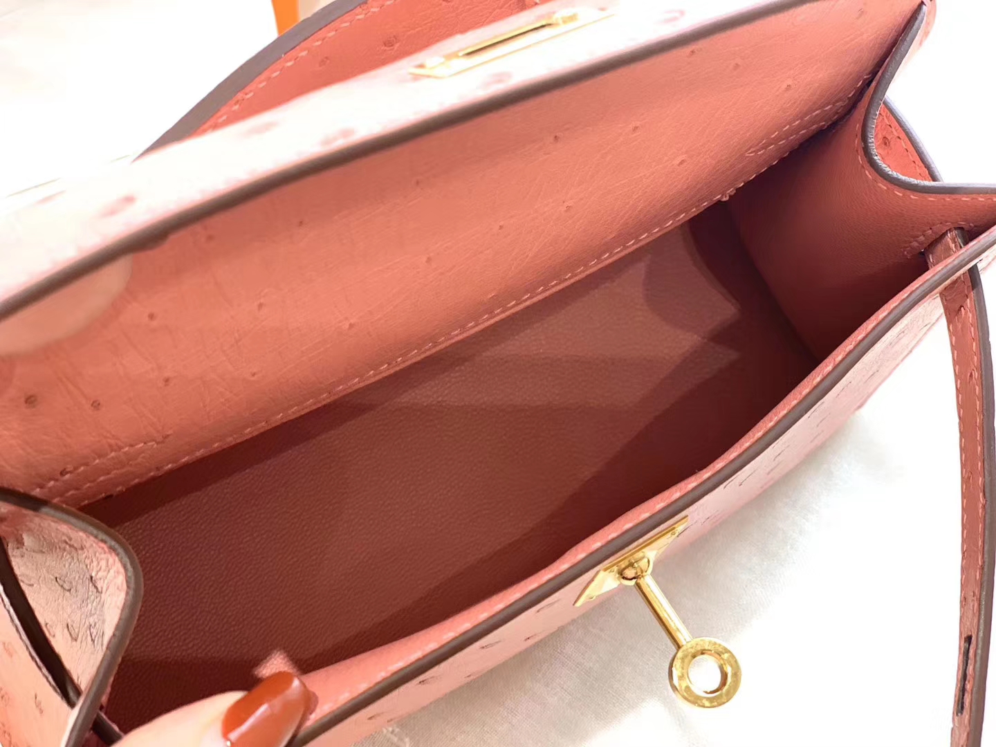 HERMES 闺蜜粉  94陶瓷粉 金扣 鸵鸟皮 22 Kelly pochette一代 手包晚宴包/配上猪鼻子链可当小挎包