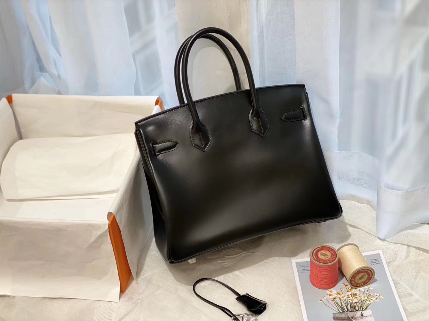 birkin 30 box 黑色 钻扣 帅到爆棚[哇] 进口box光泽度非常好 搭配闪亮的水晶钻 妥妥的人生巅峰