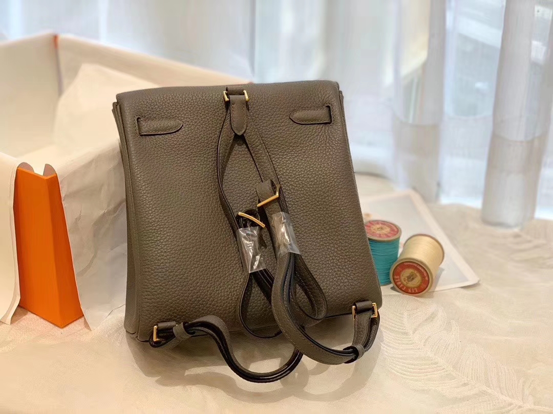 HERMES 进口 tc皮 8F锡器灰 金扣 蜡线手缝 20Kelly Ado是Kelly系列延伸设计的小书包 男女通用款