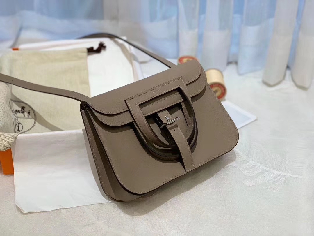 HERMES mini Halzan 肩背设计款 实用 简单 晚宴包 进口swift 皮 M8沥青灰