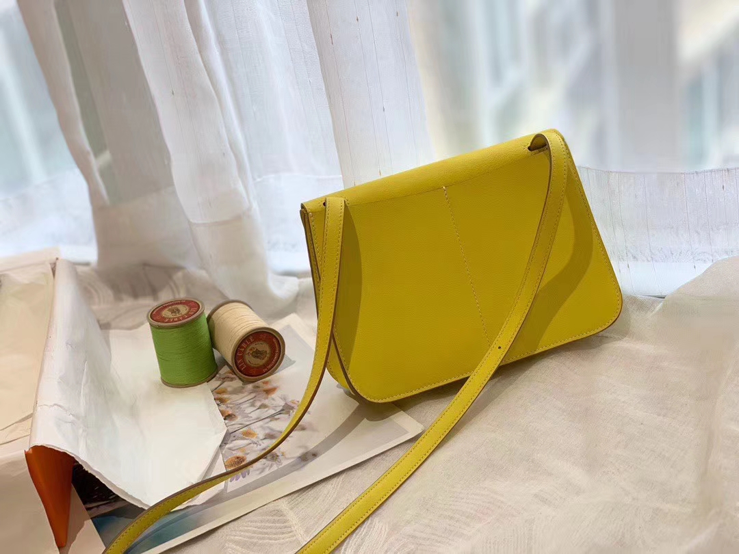 HERMES mini Halzan 肩背设计款 实用 简单 晚宴包 进口swift 皮 9R柠檬黄