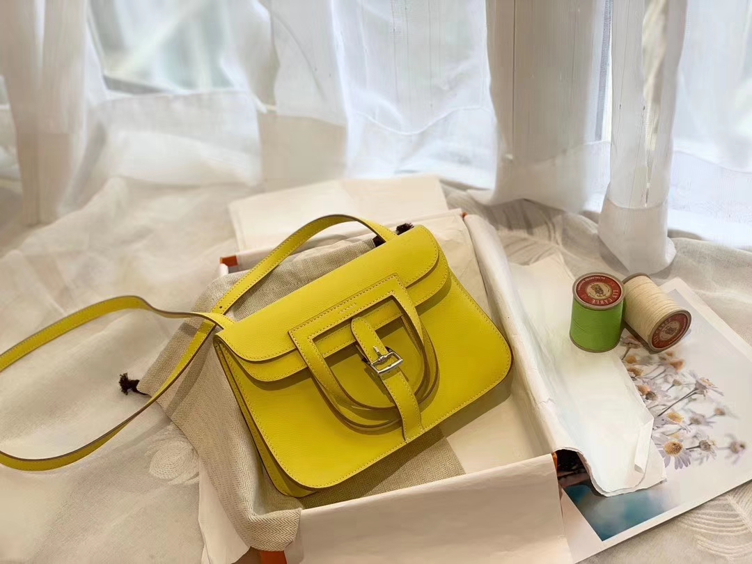HERMES mini Halzan 肩背设计款 实用 简单 晚宴包 进口swift 皮 9R柠檬黄