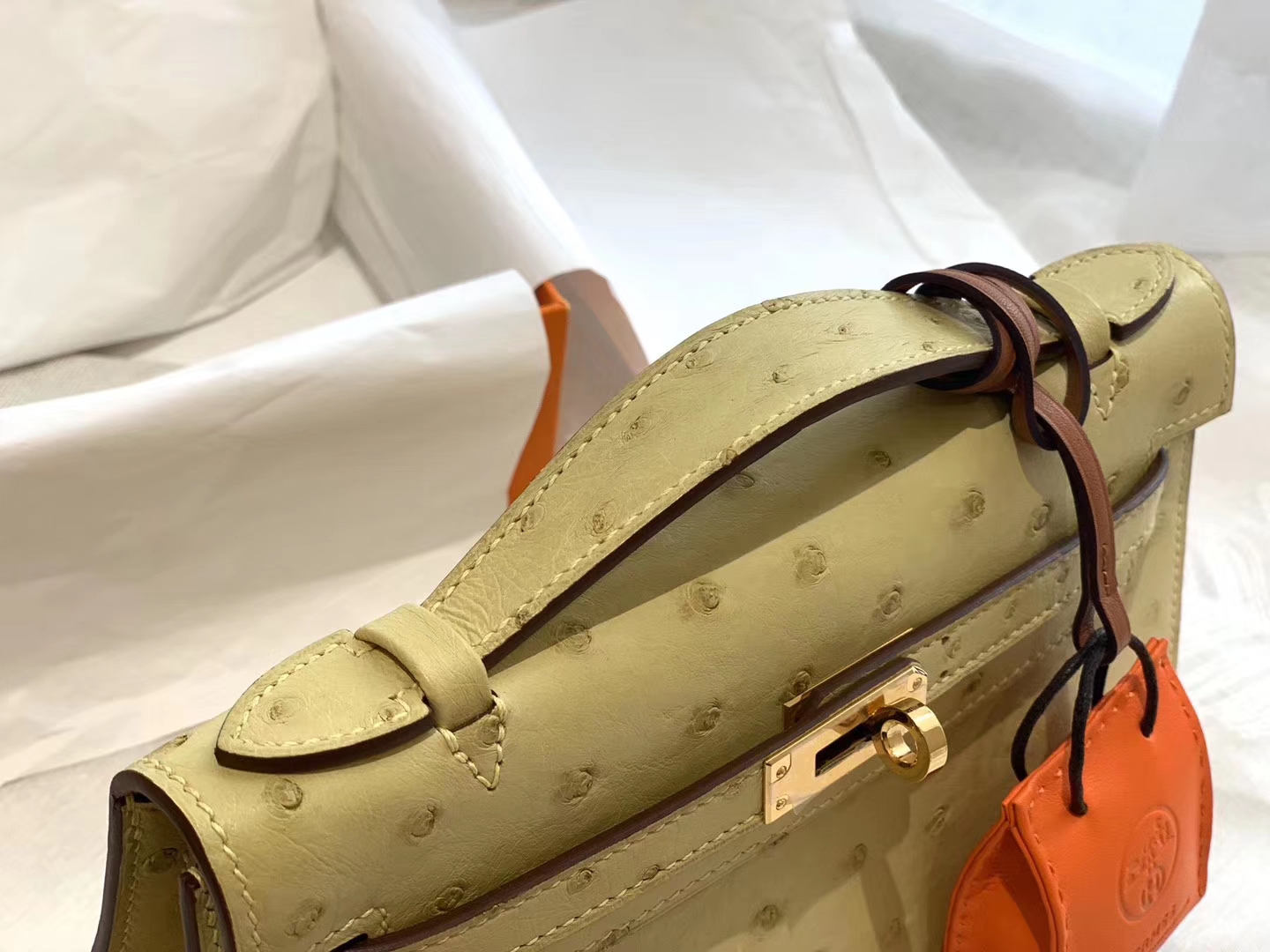HERMES 温柔的嫩黄色 1Z小鸡黄 金扣 鸵鸟皮 22 Kelly pochette一代 手包晚宴包/配上猪鼻子链可当小挎包