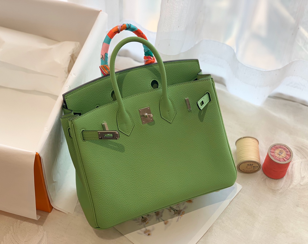 H家 新到现货 25birkin 小牛togo 3i 牛油果绿  今年最火的绿 牛油果绿 超级适合夏天的 美得不行