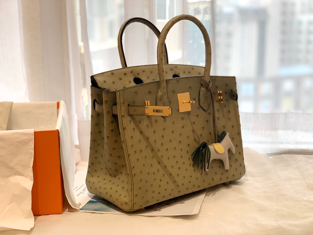 HERMES Q1 鼠尾巴草绿 金扣 30 birkin 南非鸵鸟皮Ostrich 鸵鸟皮经久耐用 耐磨 自重轻 越用越有光泽