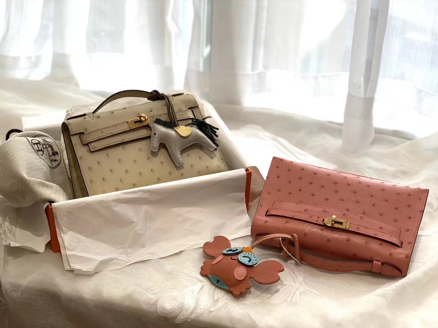 HERMES 3C羊毛白 金扣 鸵鸟皮 22 Kelly pochette一代 手包晚宴包/配上猪鼻子链可当小挎包