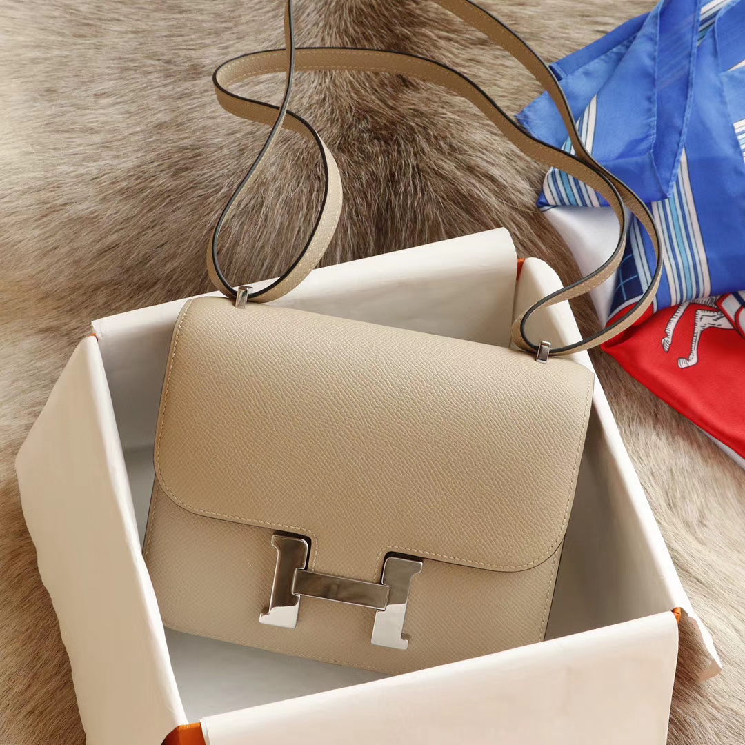 HERMES 现货 S2风衣灰 Constance19CM 空姐包 专柜原厂Epsom皮 银扣 纯手工手缝工艺制作 经典热卖百搭款