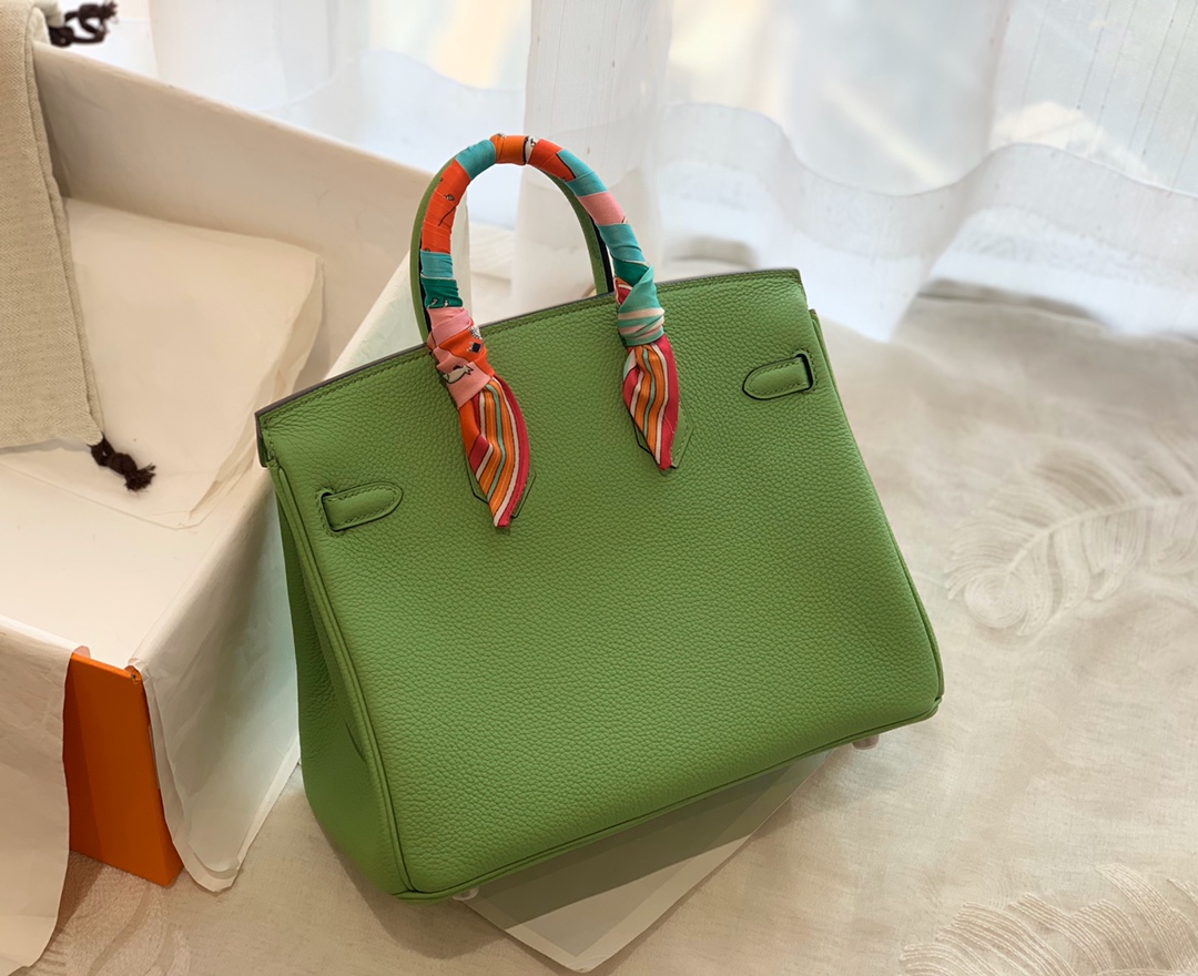 H家 新到现货 25birkin 小牛togo 3i 牛油果绿  今年最火的绿 牛油果绿 超级适合夏天的 美得不行