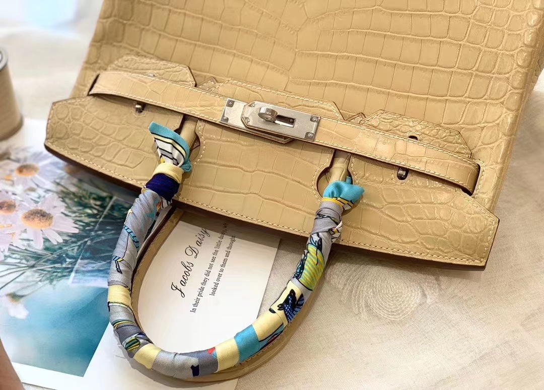 HERMES birkin 30 matte雾面 nilo crocodile尼罗鳄两点 Y1香草色 银扣 淡淡奶油黄