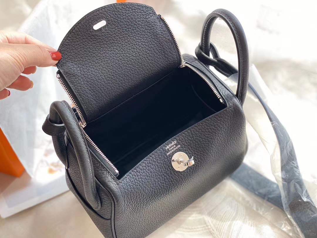 爱马仕 高颜值的 mini Lindy 上身好看又百搭 正品开版 进口TC皮 ck 89黑色 银扣