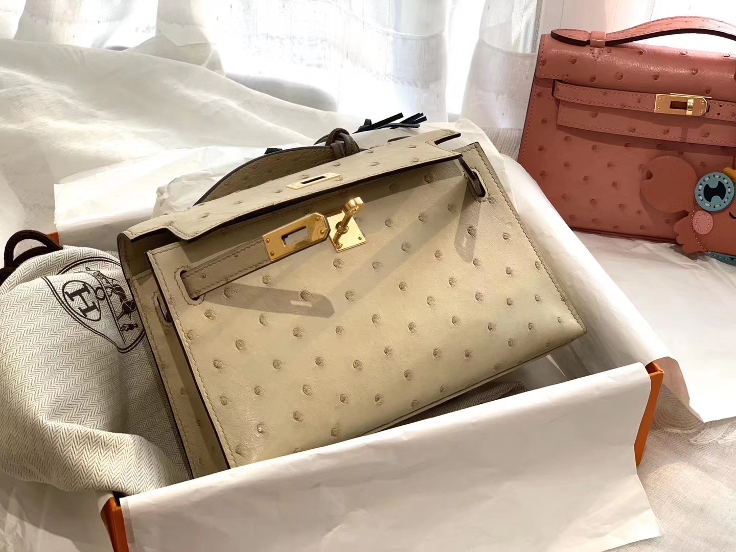 HERMES 3C羊毛白 金扣 鸵鸟皮 22 Kelly pochette一代 手包晚宴包/配上猪鼻子链可当小挎包