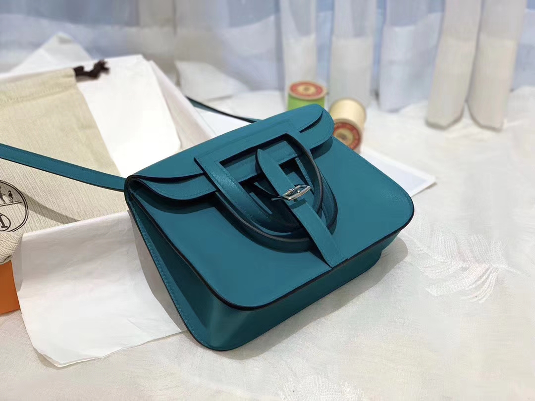 HERMES mini Halzan 肩背设计款 实用 简单 晚宴包 进口swift 皮 7F孔雀蓝?