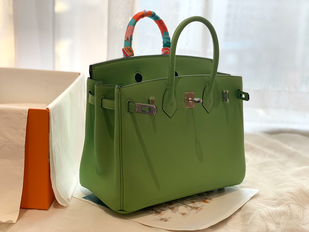 H家 新到现货 25birkin 小牛togo 3i 牛油果绿  今年最火的绿 牛油果绿 超级适合夏天的 美得不行