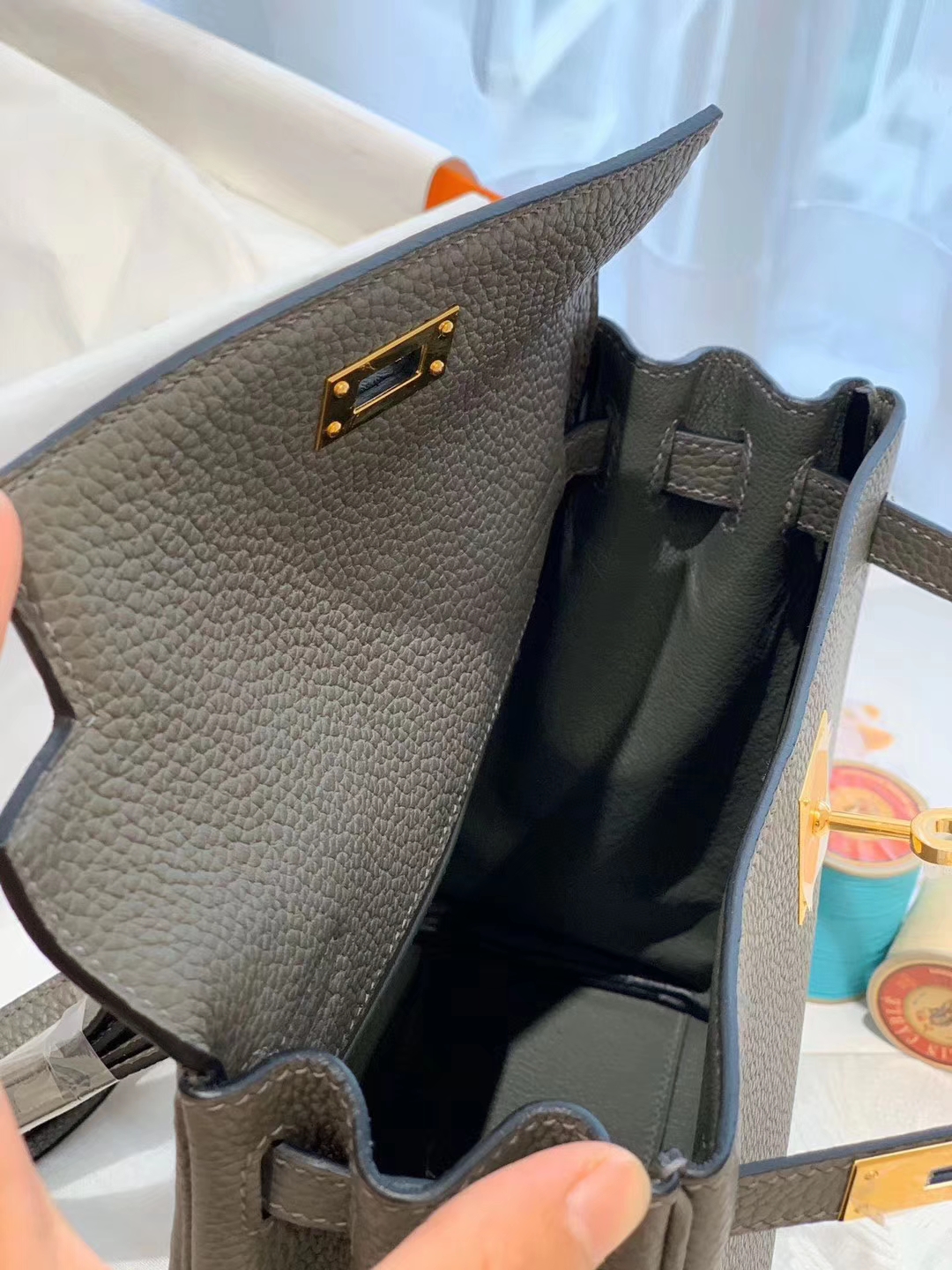 HERMES 进口 tc皮 8F锡器灰 金扣 蜡线手缝 20Kelly Ado是Kelly系列延伸设计的小书包 男女通用款