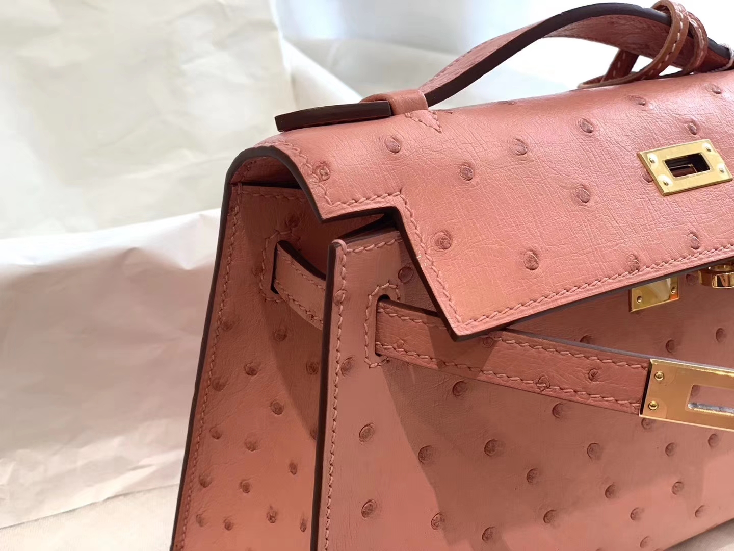 HERMES 闺蜜粉  94陶瓷粉 金扣 鸵鸟皮 22 Kelly pochette一代 手包晚宴包/配上猪鼻子链可当小挎包