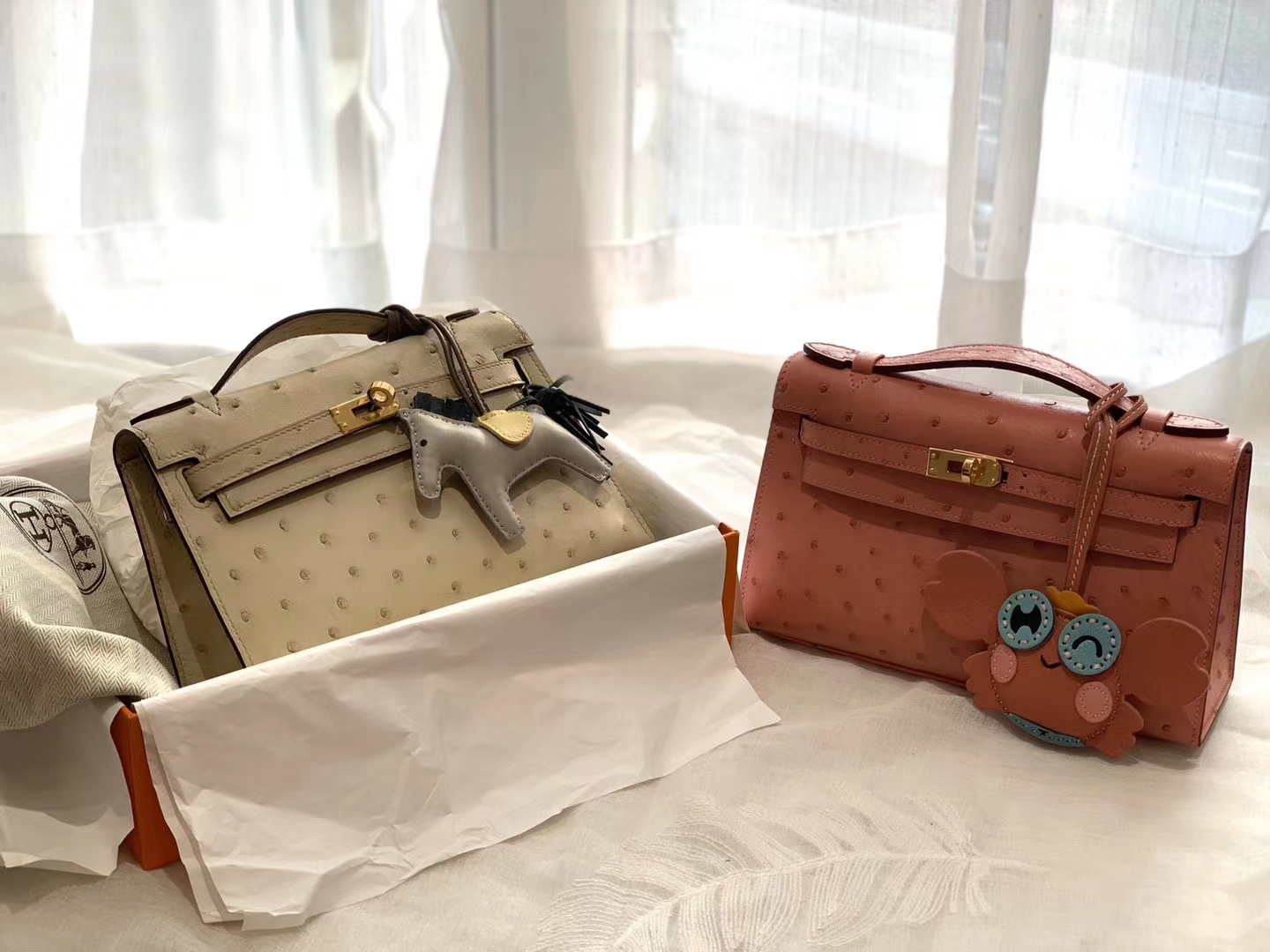 HERMES 3C羊毛白 金扣 鸵鸟皮 22 Kelly pochette一代 手包晚宴包/配上猪鼻子链可当小挎包