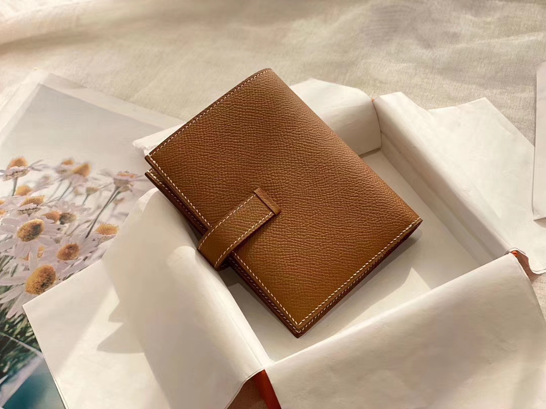 Bearn 对折短夹 epsom 蜡线手工缝制 37金棕