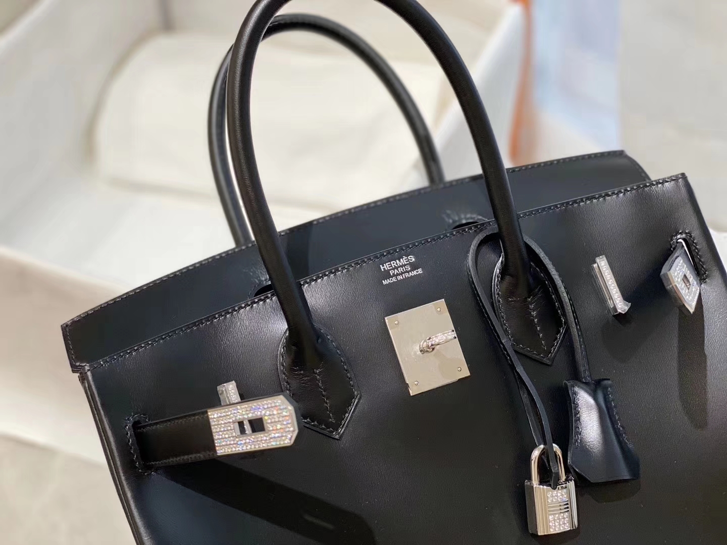 birkin 30 box 黑色 钻扣 帅到爆棚[哇] 进口box光泽度非常好 搭配闪亮的水晶钻 妥妥的人生巅峰